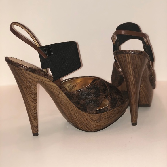 Jessica Simpson SnakePrint Sandal - Picture 5 of 8